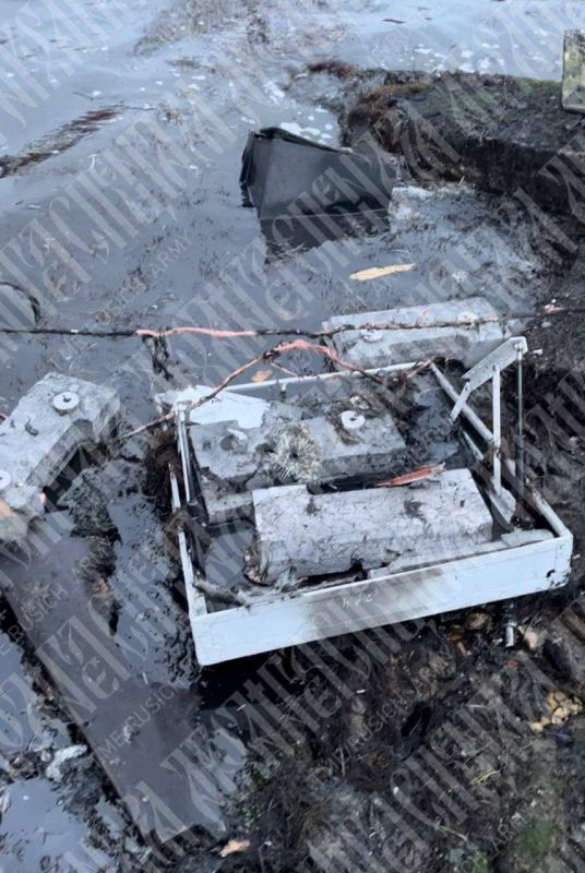 Кадры с уничтоженными сегодня в акватории Чёрного моря БЭК Magura V5 из состава подразделения «Group 13» ГУР Украины Кадры с уничтоженными сегодня в акватории Чёрного моря БЭК Magura V5 из состава подразделения «Group 13» ГУР Украины