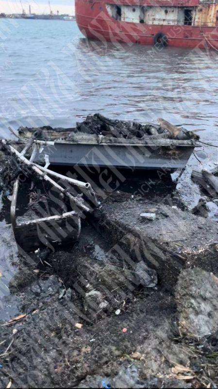 Олег Царёв: Мы стали свидетелями первого в истории полноценного морского боя с участием БЭКов (безэкипажных катеров, морских беспилотников) Олег Царёв: Мы стали свидетелями первого в истории полноценного морского боя с участием БЭКов (безэкипажных катеров, морских беспилотников)