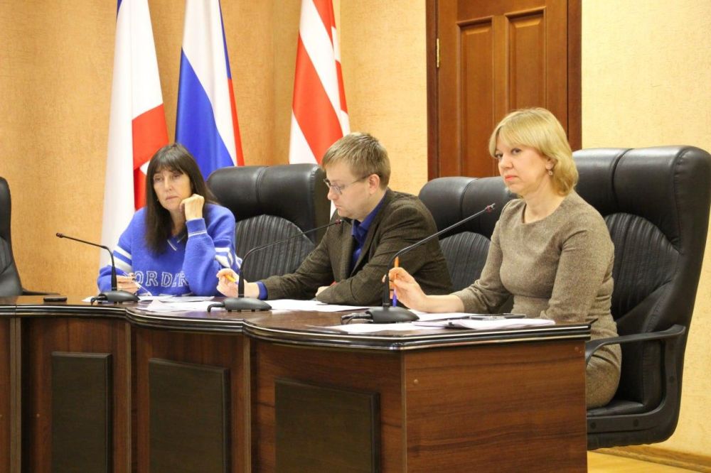 #экономика. Заседание рабочей группы Межведомственной комиссии РК по противодействию нелегальной занятости состоялось в администрации города. Заседание прошло под руководством начальника департамента городского развития... #экономика. Заседание рабочей группы Межведомственной комиссии РК по противодействию нелегальной занятости состоялось в администрации города. Заседание прошло под руководством начальника департамента городского развития...