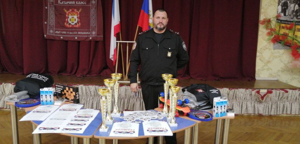 5 декабря в МБОУ «СОШ № 15 им. А.П. Шеплякова» состоялось торжественное мероприятие, посвященное чествованию победителей спартакиады «Покровские ворота», проводимой в рамках праздника Дня Матери-казачки 5 декабря в МБОУ «СОШ № 15 им. А.П. Шеплякова» состоялось торжественное мероприятие, посвященное чествованию победителей спартакиады «Покровские ворота», проводимой в рамках праздника Дня Матери-казачки