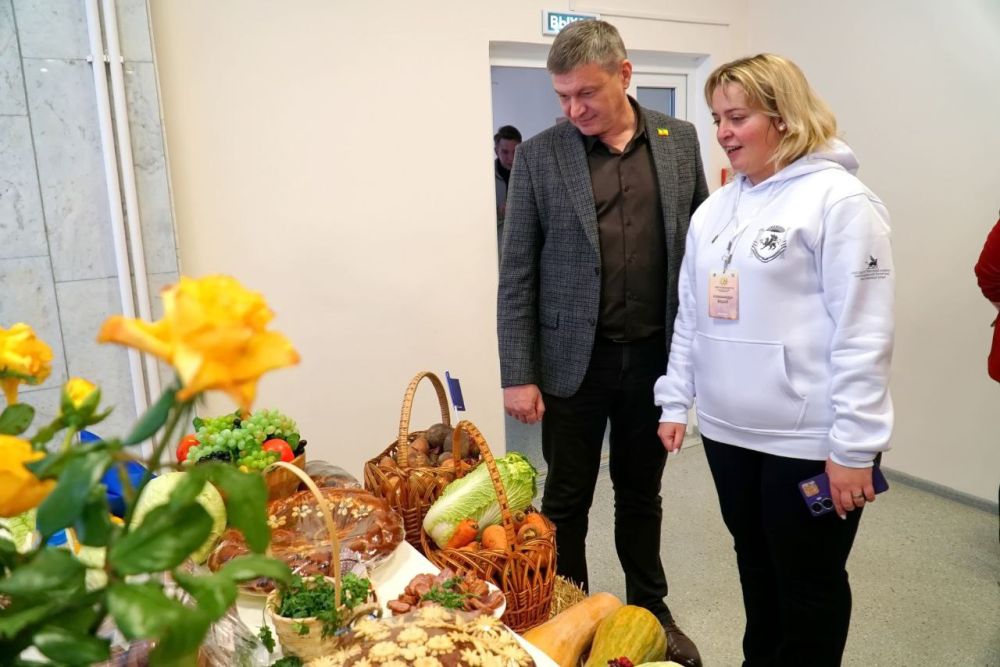 Александр Юрьев: В Евпатории открылся Всекрымский форум сельской молодёжи «Серп и молодость», который уже второй год подряд проходит в санатории «Орен-Крым» Александр Юрьев: В Евпатории открылся Всекрымский форум сельской молодёжи «Серп и молодость», который уже второй год подряд проходит в санатории «Орен-Крым»