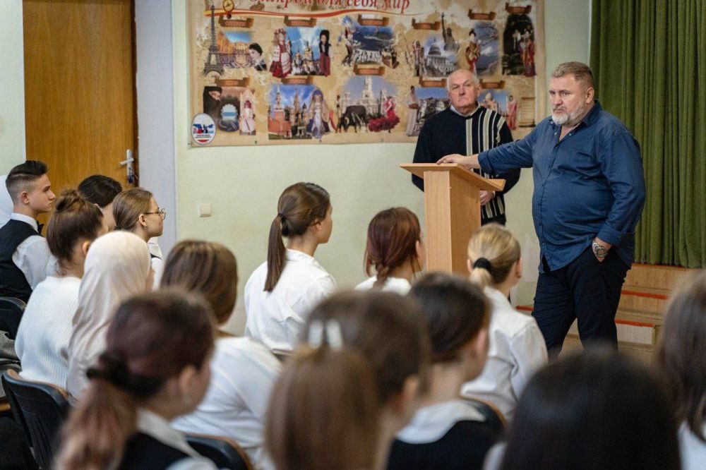 Встреча с героем СВО. 5 декабря 2024 года в Романовском колледже индустрии гостеприимства состоялась особенная встреча, приуроченная ко Дню Героев Отечества. Студенты колледжа имели уникальную возможность пообщаться с... Встреча с героем СВО. 5 декабря 2024 года в Романовском колледже индустрии гостеприимства состоялась особенная встреча, приуроченная ко Дню Героев Отечества. Студенты колледжа имели уникальную возможность пообщаться с...