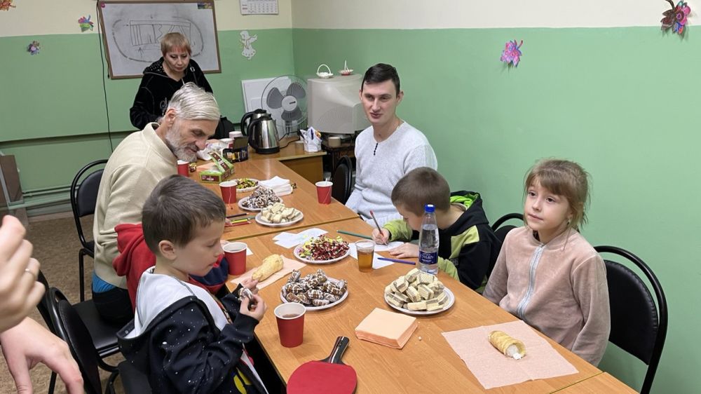 5 декабря в спортивно-досуговом клубе «Секрет» отдел по вопросам физической культуры и спорта, работе с молодежью совместно со спортивно-досуговым центром города и организацией «Ассоциация инвалидов» г. Феодосия провел... 5 декабря в спортивно-досуговом клубе «Секрет» отдел по вопросам физической культуры и спорта, работе с молодежью совместно со спортивно-досуговым центром города и организацией «Ассоциация инвалидов» г. Феодосия провел...