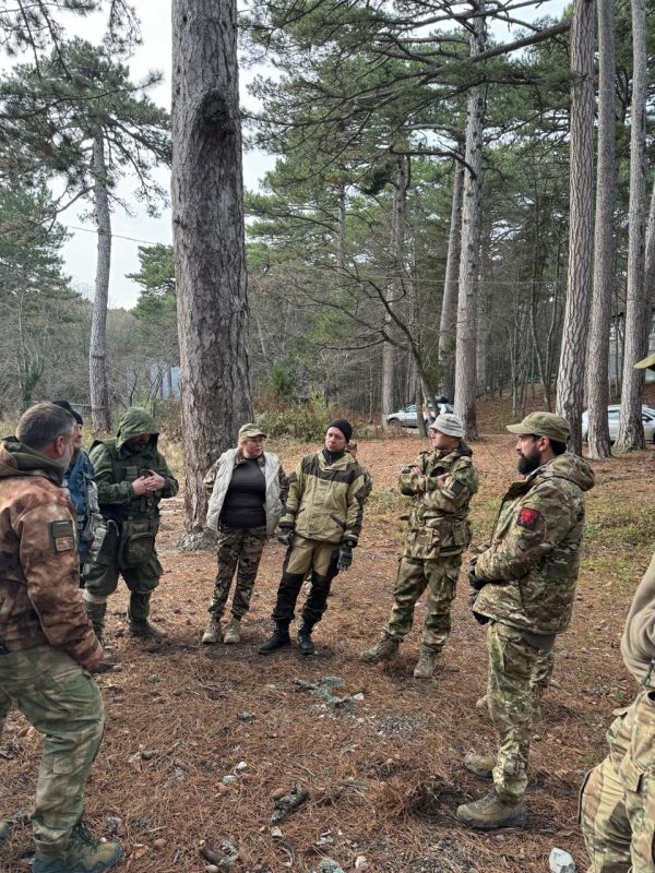 Янина Павленко: Тренировка личного состава добровольческого подразделения БАРС-КРЫМ Янина Павленко: Тренировка личного состава добровольческого подразделения БАРС-КРЫМ