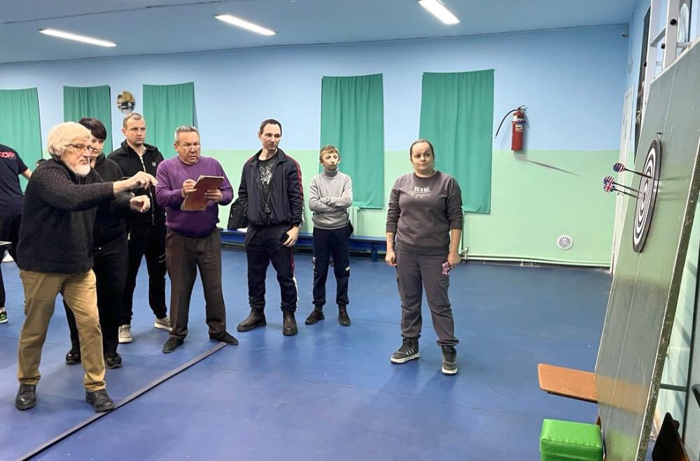 5 декабря в спортивно-досуговом клубе «Секрет» отдел по вопросам физической культуры и спорта, работе с молодежью совместно со спортивно-досуговым центром города и организацией «Ассоциация инвалидов» г. Феодосия провел... 5 декабря в спортивно-досуговом клубе «Секрет» отдел по вопросам физической культуры и спорта, работе с молодежью совместно со спортивно-досуговым центром города и организацией «Ассоциация инвалидов» г. Феодосия провел...