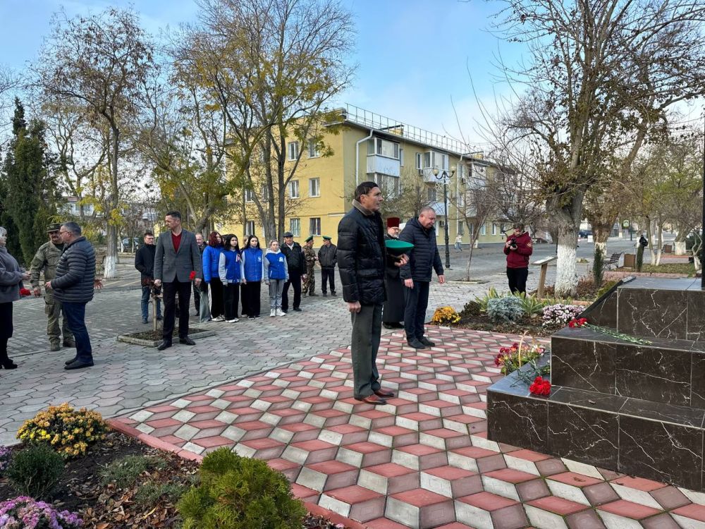 Александр Дудинов: Черноморский район вместе со всей страной отмечает День Героев Отечества Александр Дудинов: Черноморский район вместе со всей страной отмечает День Героев Отечества