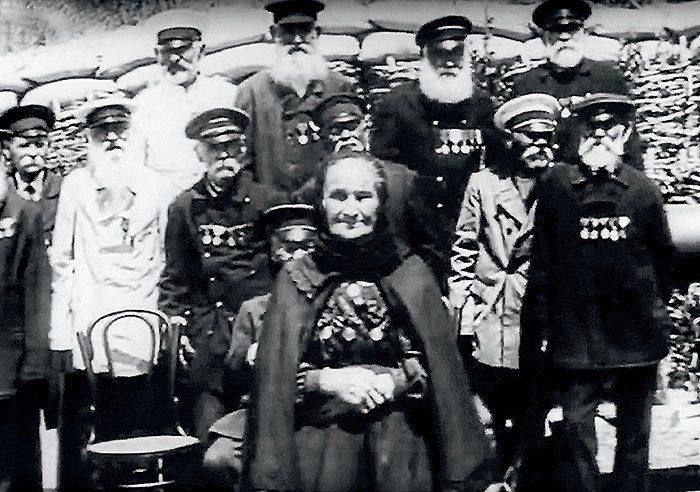 9 декабря 1911 года на экраны вышел первый в истории России полнометражный игровой художественный фильм «Оборона Севастополя» 9 декабря 1911 года на экраны вышел первый в истории России полнометражный игровой художественный фильм «Оборона Севастополя»