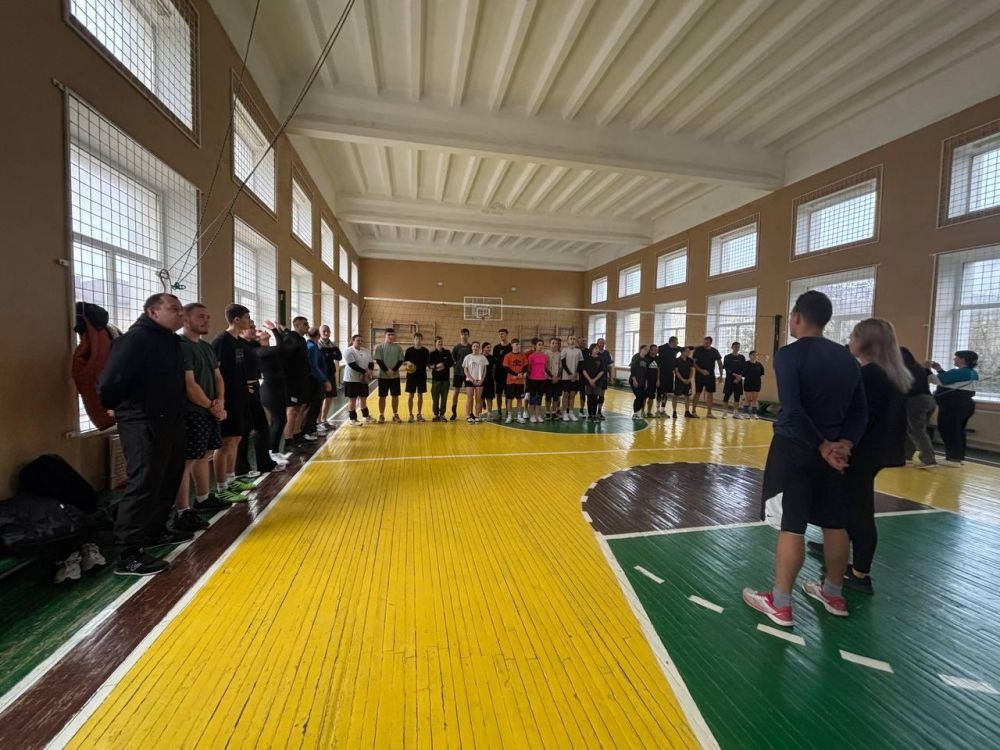 Спортивные выходные. 7 декабря на базе Межводненской средней школы им. А. Гайдукова прошел муниципальный турнир по волейболу среди команд микст администраций сельских поселений Черноморского района. Спортивное мероприятие... Спортивные выходные. 7 декабря на базе Межводненской средней школы им. А. Гайдукова прошел муниципальный турнир по волейболу среди команд микст администраций сельских поселений Черноморского района. Спортивное мероприятие...