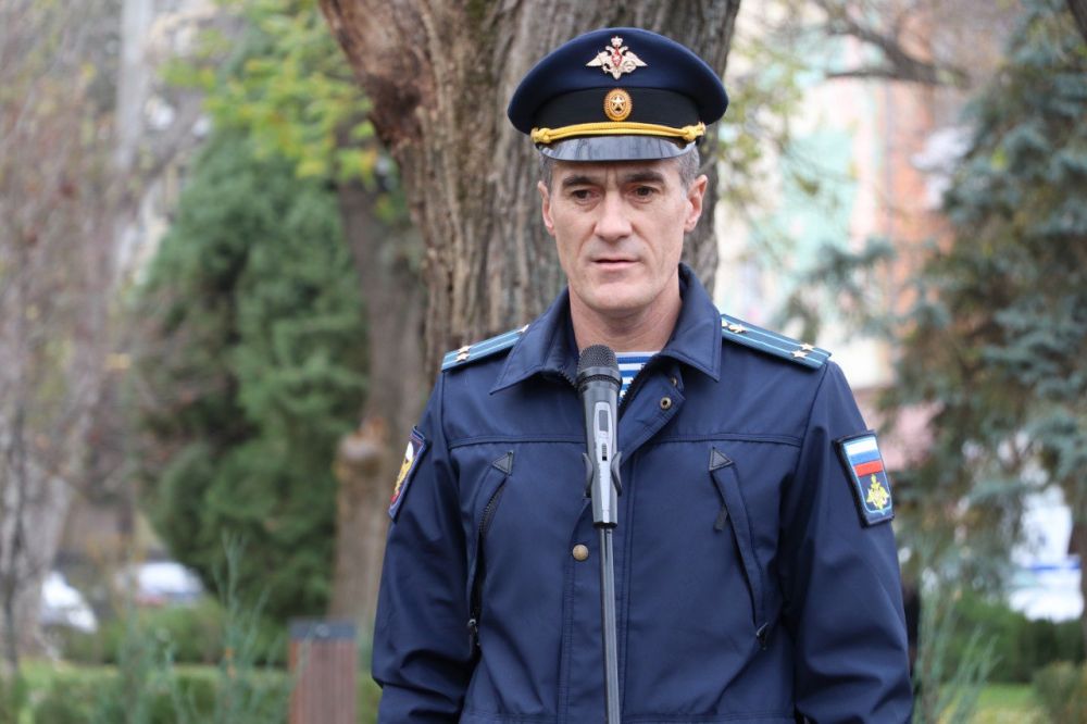 В День Героев Отечества в Феодосии открыли Аллею памяти воинов В День Героев Отечества в Феодосии открыли Аллею памяти воинов
