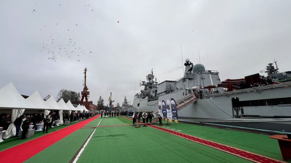 Сегодня на судостроительном заводе «Янтарь» в Калининграде состоялась торжественная церемония передачи ВМС Индии фрегата Tushil проекта 11356 Сегодня на судостроительном заводе «Янтарь» в Калининграде состоялась торжественная церемония передачи ВМС Индии фрегата Tushil проекта 11356