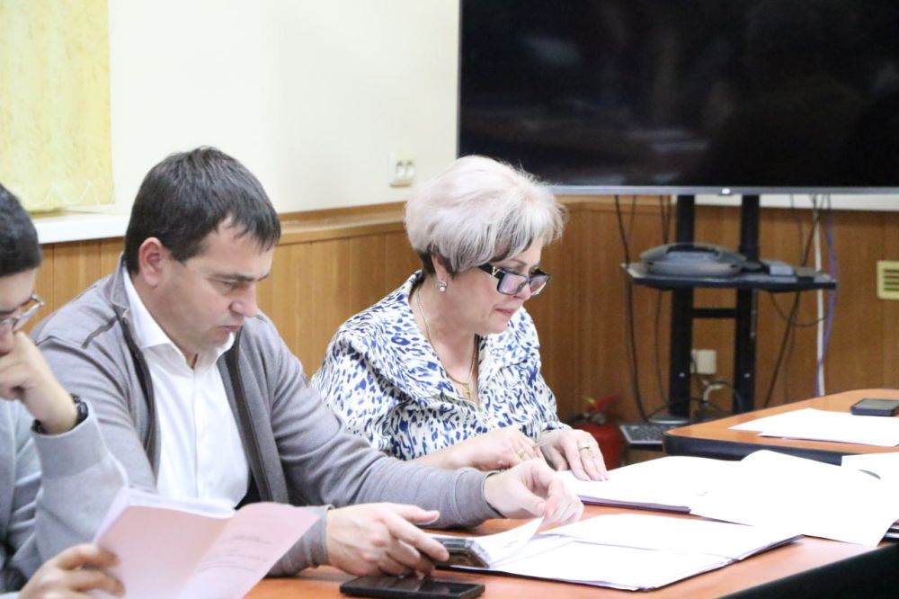 Ольга Урайкина: В малом зале администрации Бахчисарайского района состоялось совместное заседание постоянных депутатских комиссий Бахчисарайского районного совета Ольга Урайкина: В малом зале администрации Бахчисарайского района состоялось совместное заседание постоянных депутатских комиссий Бахчисарайского районного совета