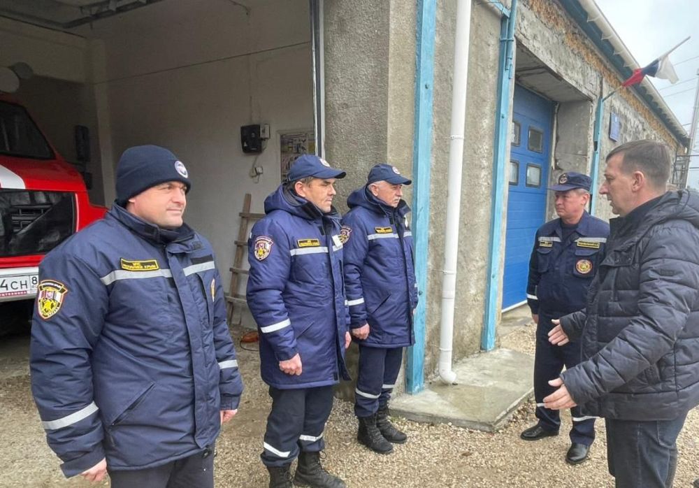 Министр чрезвычайных ситуаций Республики Крым Алексей Ерёменко осуществляет проверки реагирующих подразделений Пожарной охраны и "КРЫМ- СПАС" Министр чрезвычайных ситуаций Республики Крым Алексей Ерёменко осуществляет проверки реагирующих подразделений Пожарной охраны и "КРЫМ- СПАС"