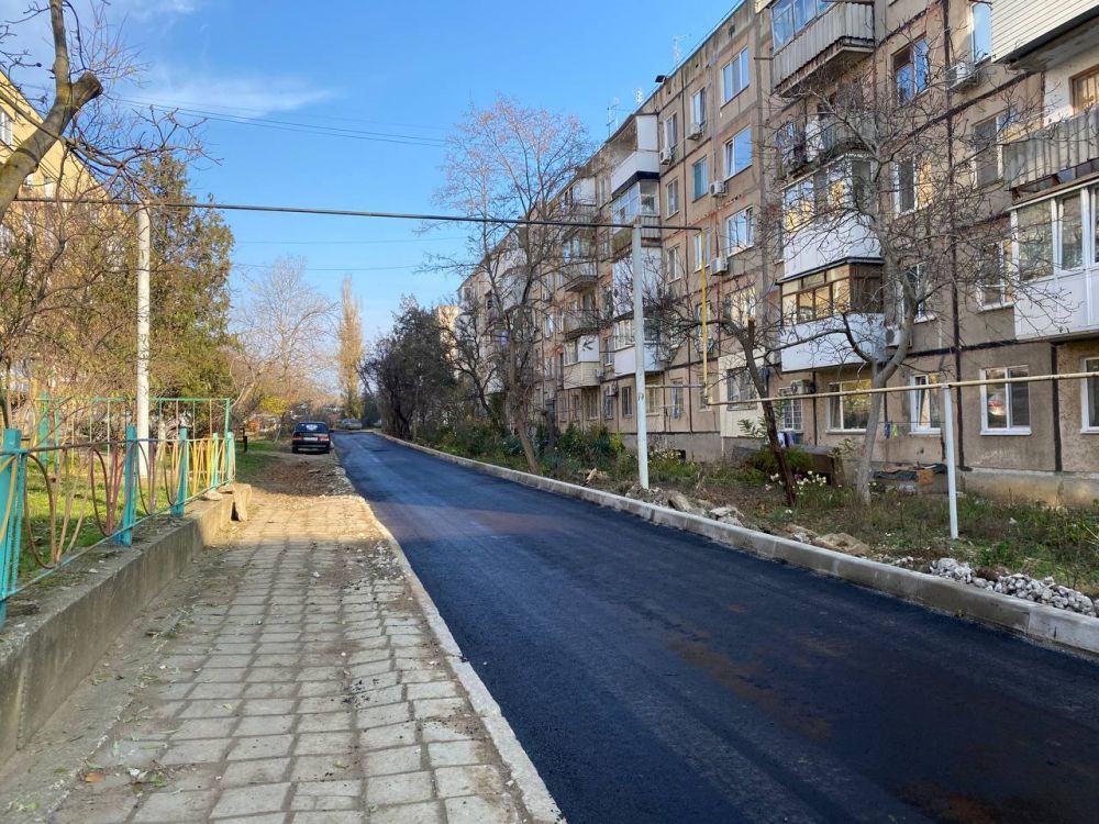 #жкх. Благодаря поддержке Республики Крым Керчи удается решать проблему ремонта внутриквартальных дорог. В этом году в рамках программы "Развитие жилищно-коммунального хозяйства муниципального образования городской округ... #жкх. Благодаря поддержке Республики Крым Керчи удается решать проблему ремонта внутриквартальных дорог. В этом году в рамках программы "Развитие жилищно-коммунального хозяйства муниципального образования городской округ...