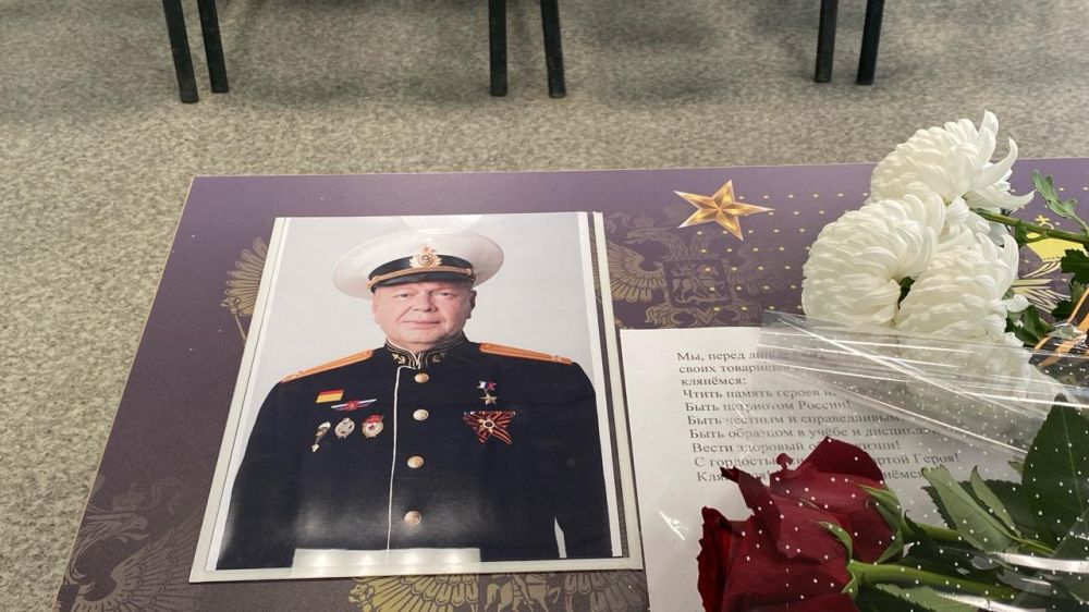 Владимир Сальдо: В Вадимской школе в рамках партийного проекта «Единой России» открыли две «Парты Героя» Владимир Сальдо: В Вадимской школе в рамках партийного проекта «Единой России» открыли две «Парты Героя»