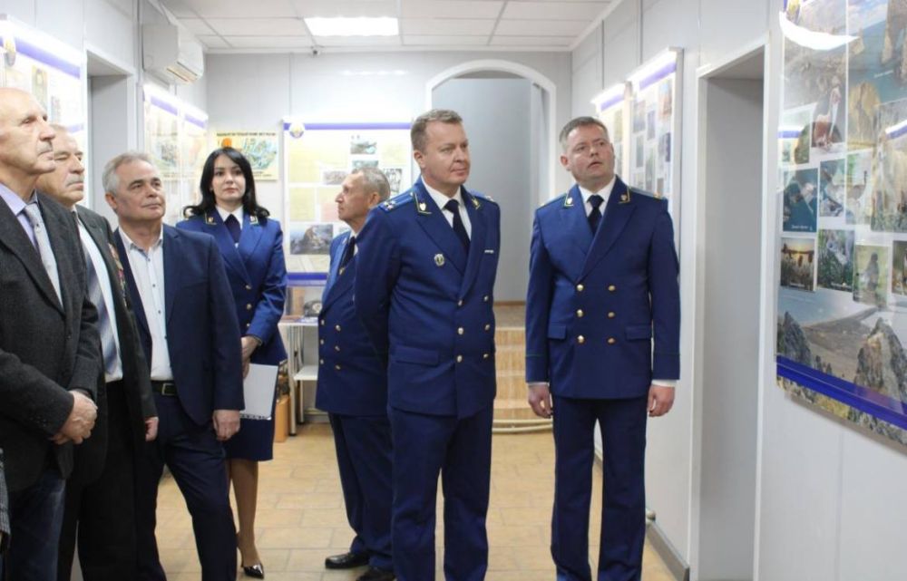 В Керченской межрайонной природоохранной прокуратуре состоялось открытие музея прокуратуры В Керченской межрайонной природоохранной прокуратуре состоялось открытие музея прокуратуры