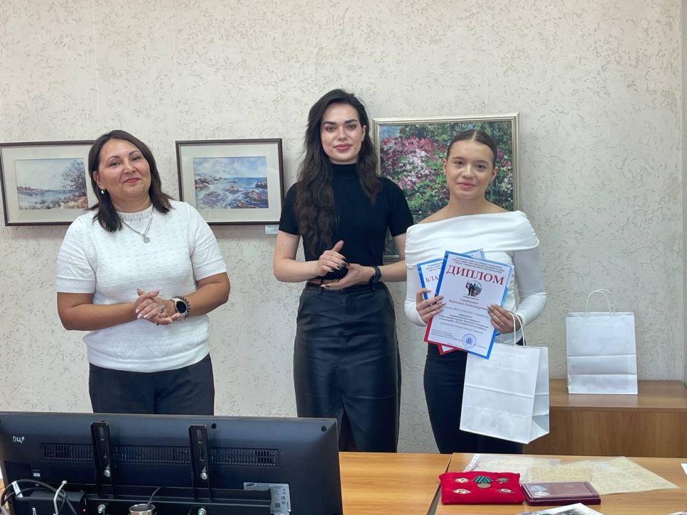 9 декабря «Центр детского и юношеского творчества» провёл итоговую конференцию Патриотического конкурса «Герои нашей страны: прошлое и настоящее», посвящённую Дню героев Отечества, на базе ГБУК РК «Крымская республиканская... 9 декабря «Центр детского и юношеского творчества» провёл итоговую конференцию Патриотического конкурса «Герои нашей страны: прошлое и настоящее», посвящённую Дню героев Отечества, на базе ГБУК РК «Крымская республиканская...