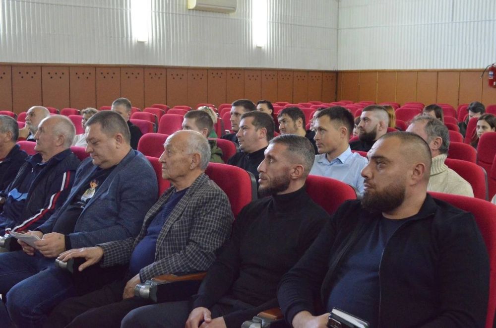 Ольга Торубарова: Совместно с главой администрации Белогорского Района Дмитрием Сергеевичем Чумаковым провели рабочую встречу со спортивными организациями и общественностью по проблемным вопросам развития спорта Ольга Торубарова: Совместно с главой администрации Белогорского Района Дмитрием Сергеевичем Чумаковым провели рабочую встречу со спортивными организациями и общественностью по проблемным вопросам развития спорта