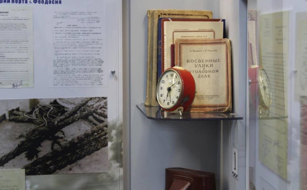 В Керченской межрайонной природоохранной прокуратуре состоялось открытие музея прокуратуры В Керченской межрайонной природоохранной прокуратуре состоялось открытие музея прокуратуры