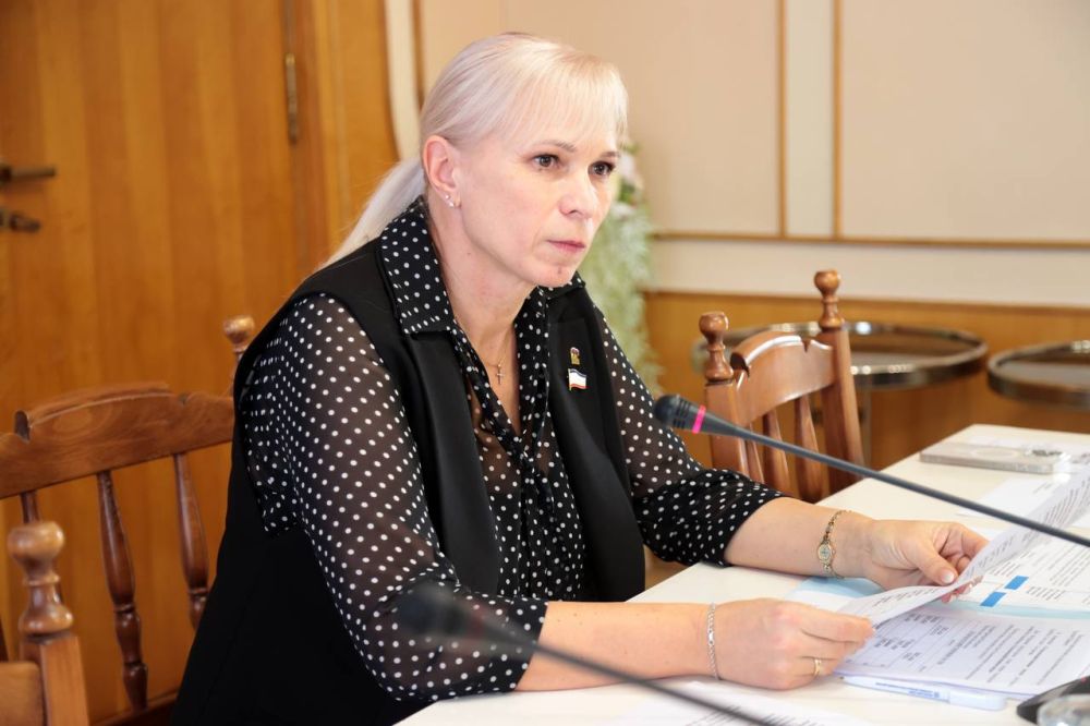 Конкурсная комиссия определила лауреатов парламентских премий студентам образовательных организаций высшего образования «За научные достижения в сфере приоритетных направлений развития Республики Крым» и назначению грантов... Конкурсная комиссия определила лауреатов парламентских премий студентам образовательных организаций высшего образования «За научные достижения в сфере приоритетных направлений развития Республики Крым» и назначению грантов...