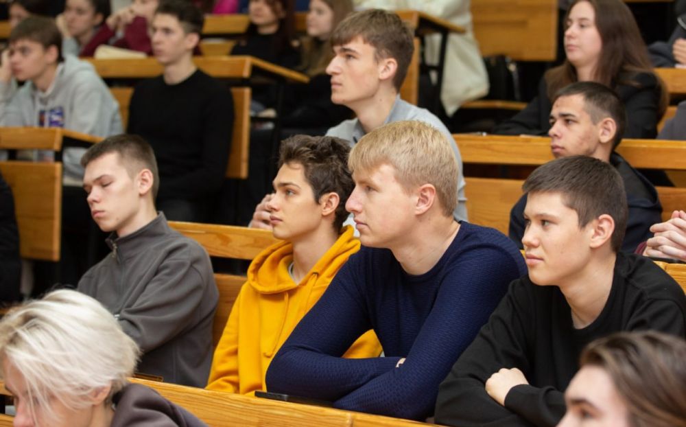 Продолжается серия презентаций книги «Нет уз святее товарищества» Продолжается серия презентаций книги «Нет уз святее товарищества»