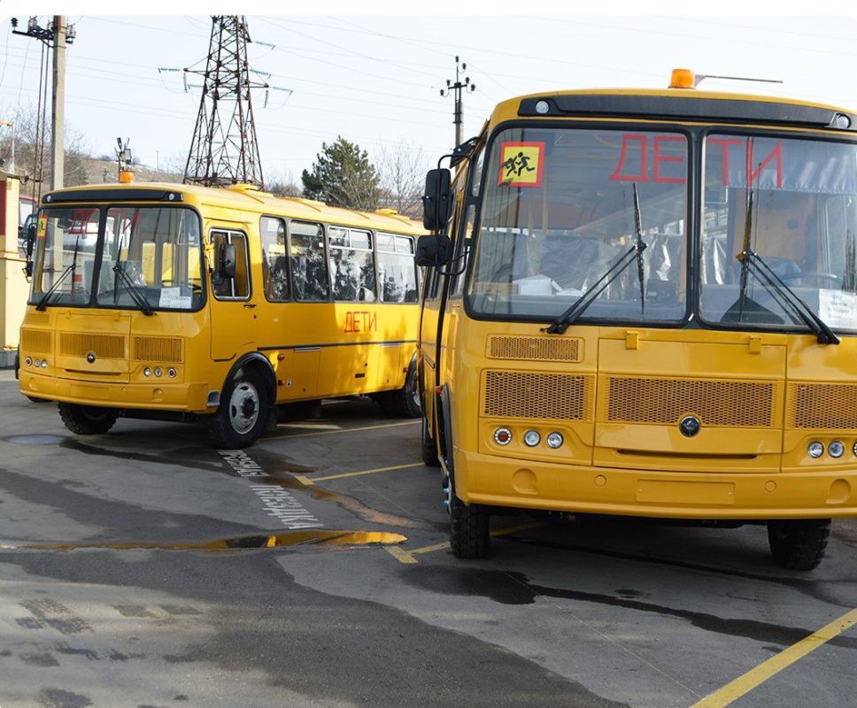 6 декабря состоялось вручение ключей от школьных автобусов, приобретенных для Республики Крым за счет средств федерального бюджета 6 декабря состоялось вручение ключей от школьных автобусов, приобретенных для Республики Крым за счет средств федерального бюджета