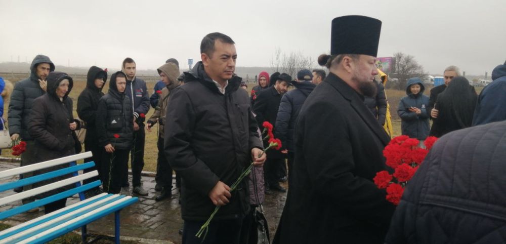 11 декабря в крымской столице прошли траурные мероприятия, приуроченные ко Дню памяти евреев и крымчаков – жертв нацизма, массово расстрелянных на 10-м километре Феодосийского шоссе 11 декабря в крымской столице прошли траурные мероприятия, приуроченные ко Дню памяти евреев и крымчаков – жертв нацизма, массово расстрелянных на 10-м километре Феодосийского шоссе