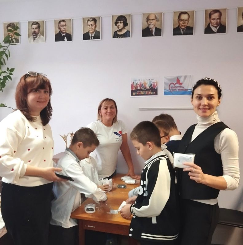 В библиотеке-филиале № 17 им. Г. К. Жукова для учащихся 3 класса МБОУ «СОШ № 29 им. Г. К. Жукова» прошел познавательный час «Как поделиться добротой» В библиотеке-филиале № 17 им. Г. К. Жукова для учащихся 3 класса МБОУ «СОШ № 29 им. Г. К. Жукова» прошел познавательный час «Как поделиться добротой»