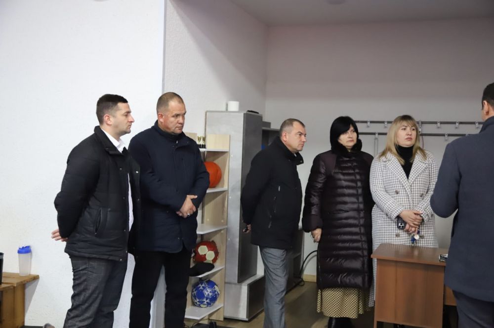 В рамках рабочей поездки глава администрации Бахчисарайского района Анжелика Ястребова совместно с заместителем главы администрации города Бахчисарай Арсеном Аблаевым посетили Крымский спортивный клуб «Мангуп» по вопросу... В рамках рабочей поездки глава администрации Бахчисарайского района Анжелика Ястребова совместно с заместителем главы администрации города Бахчисарай Арсеном Аблаевым посетили Крымский спортивный клуб «Мангуп» по вопросу...