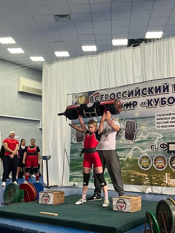 В Феодосийском округе состоялись соревнования по силовым видам спорта В Феодосийском округе состоялись соревнования по силовым видам спорта