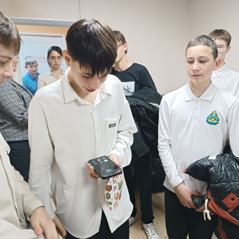 В гостях у службы 112!. Сотрудники ГКУ РК "Безопасный регион" провели Республиканский день открытых дверей для ребят из гимназии № 1 имени И. В. Курчатова и детишек сотрудников ведомства. Мероприятие прошло в рамках... В гостях у службы 112!. Сотрудники ГКУ РК "Безопасный регион" провели Республиканский день открытых дверей для ребят из гимназии № 1 имени И. В. Курчатова и детишек сотрудников ведомства. Мероприятие прошло в рамках...