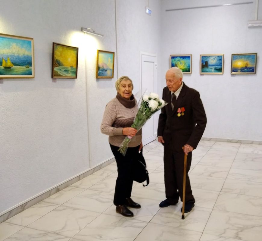 Физик по профессии, художник по призванию: В Алупке открылась персональная выставка ялтинца Михаила Гаврилюка Физик по профессии, художник по призванию: В Алупке открылась персональная выставка ялтинца Михаила Гаврилюка