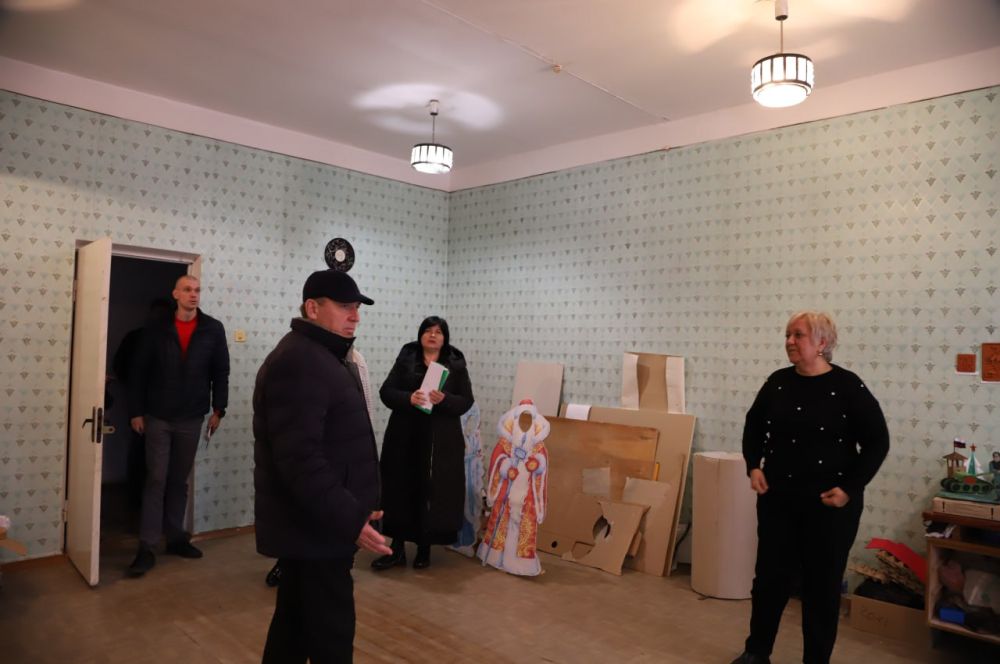 Юрий Гоцанюк: В Бахчисарайском районе осмотрел объекты культуры в селах Верхоречье, Голубинка, Куйбышево, Красный мак, Каштаны и Угловое, в которых планируется провести ремонтные работы, создав комфортные условий для занятий... Юрий Гоцанюк: В Бахчисарайском районе осмотрел объекты культуры в селах Верхоречье, Голубинка, Куйбышево, Красный мак, Каштаны и Угловое, в которых планируется провести ремонтные работы, создав комфортные условий для занятий...