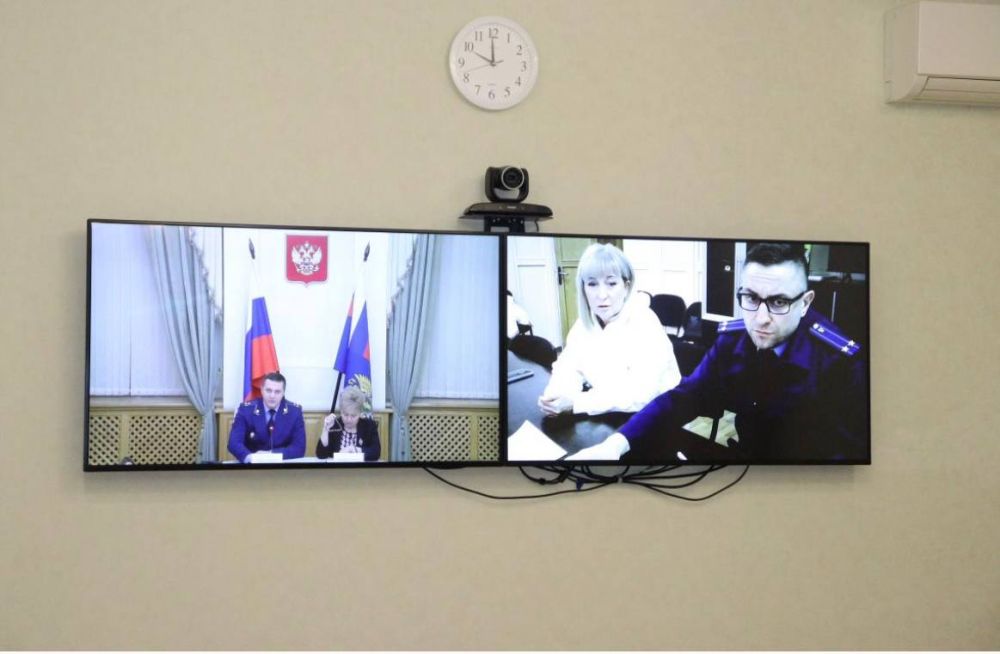 Сегодня, 12 декабря 2024 года, заместитель прокурора республики Леонид Селивёрстов и Уполномоченный по правам ребенка в Республике Крым Светлана Савченко провели совместный прием граждан Сегодня, 12 декабря 2024 года, заместитель прокурора республики Леонид Селивёрстов и Уполномоченный по правам ребенка в Республике Крым Светлана Савченко провели совместный прием граждан