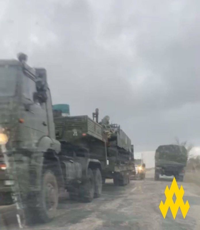 Украинские источники сообщают, что Российская армия перебрасывает военные силы, включая танки и другую бронетехнику, с Крымского полуострова в Запорожскую область в рамках подготовки к новому наступлению, которое планируется... Украинские источники сообщают, что Российская армия перебрасывает военные силы, включая танки и другую бронетехнику, с Крымского полуострова в Запорожскую область в рамках подготовки к новому наступлению, которое планируется...