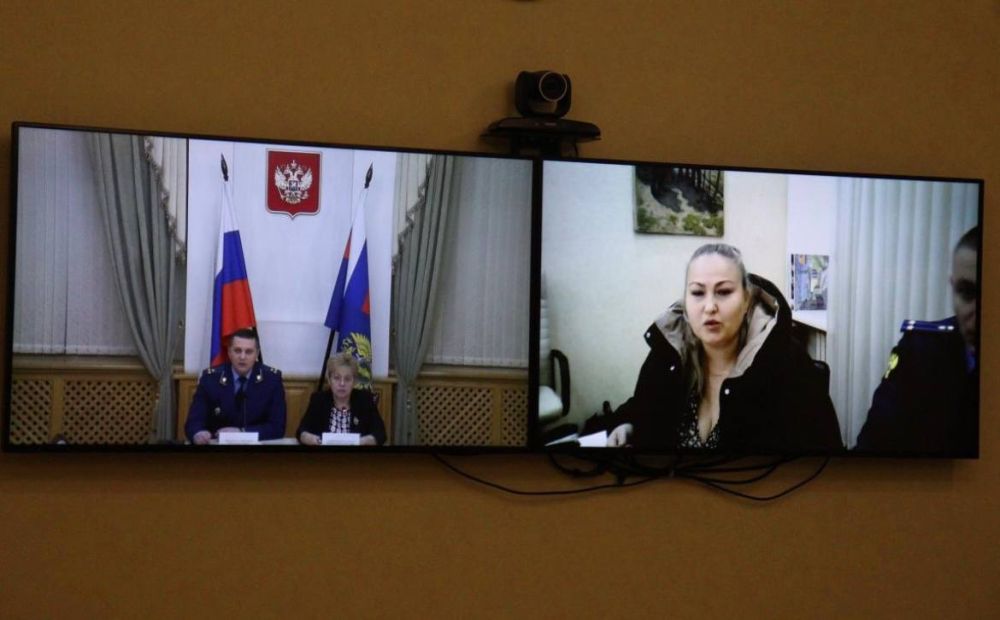 Сегодня, 12 декабря 2024 года, заместитель прокурора республики Леонид Селивёрстов и Уполномоченный по правам ребенка в Республике Крым Светлана Савченко провели совместный прием граждан Сегодня, 12 декабря 2024 года, заместитель прокурора республики Леонид Селивёрстов и Уполномоченный по правам ребенка в Республике Крым Светлана Савченко провели совместный прием граждан