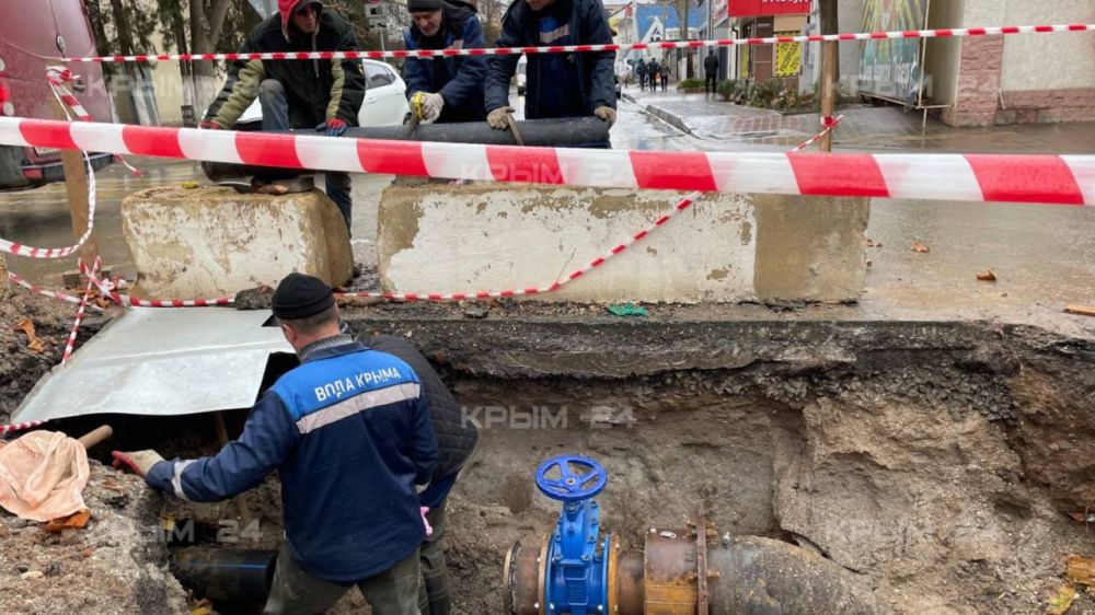 В Саках на улице Ленина меняют трубопровод В Саках на улице Ленина меняют трубопровод