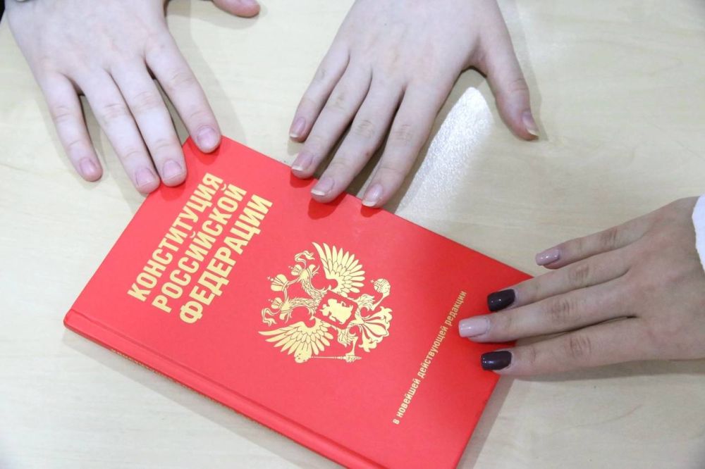 Встреча с учениками Научненкой школы в День Конституции Российской Федерации Встреча с учениками Научненкой школы в День Конституции Российской Федерации