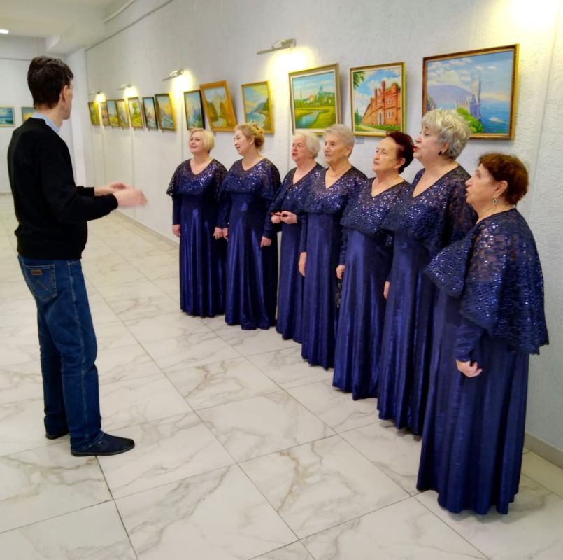 Физик по профессии, художник по призванию: В Алупке открылась персональная выставка ялтинца Михаила Гаврилюка Физик по профессии, художник по призванию: В Алупке открылась персональная выставка ялтинца Михаила Гаврилюка