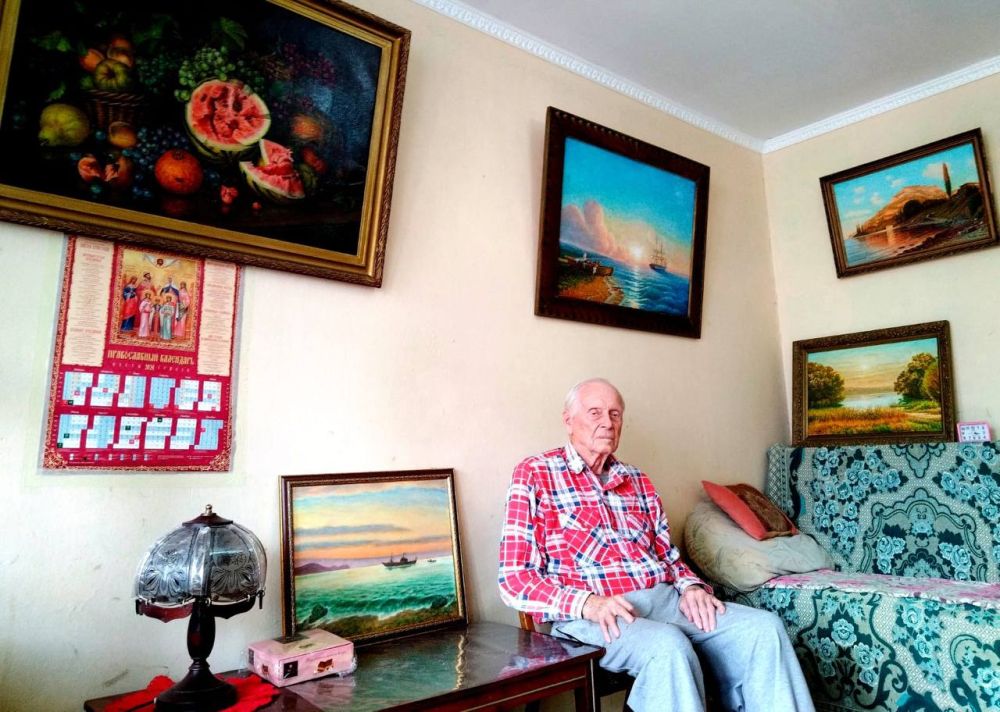 Физик по профессии, художник по призванию: В Алупке открылась персональная выставка ялтинца Михаила Гаврилюка Физик по профессии, художник по призванию: В Алупке открылась персональная выставка ялтинца Михаила Гаврилюка