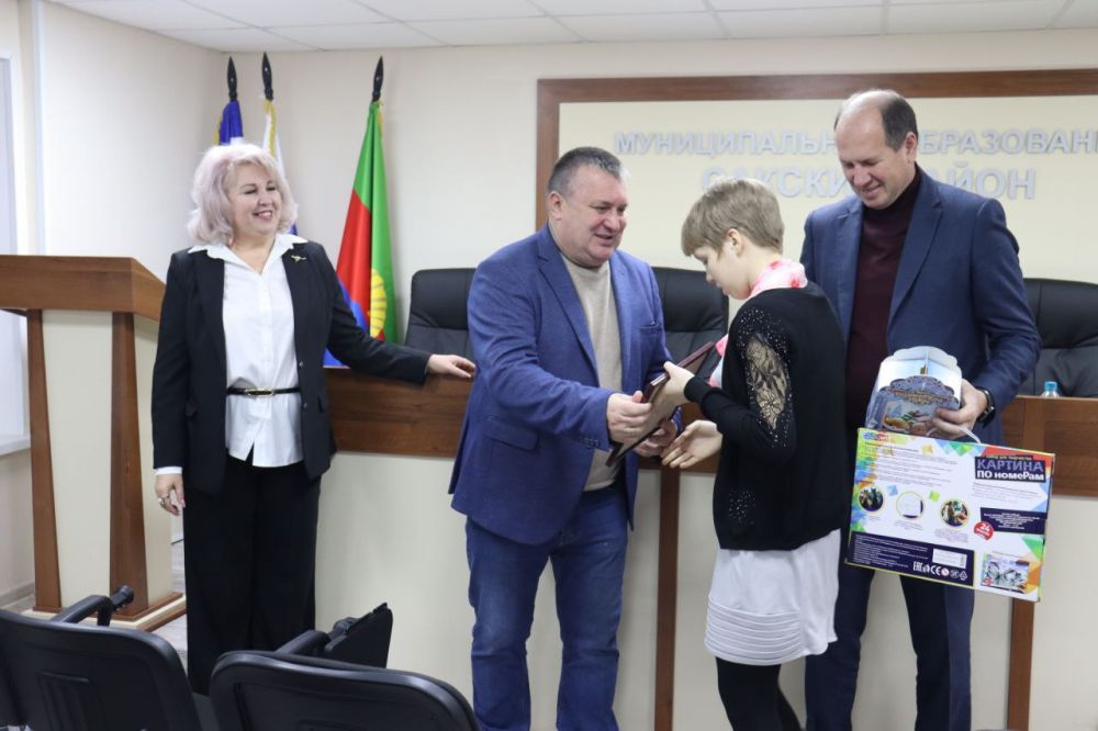 Владислав Хаджиев: Гордимся! Наградили дипломантов конкурса на соискание премии общественного признания "ПРЕГРАД НЕТ" Владислав Хаджиев: Гордимся! Наградили дипломантов конкурса на соискание премии общественного признания "ПРЕГРАД НЕТ"