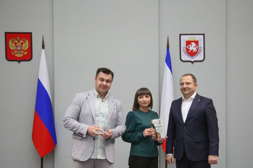 Альберт Куршутов: Был рад поздравить победителей в рамках торжественной церемонии вручения ежегодной премии «Журналист года» Альберт Куршутов: Был рад поздравить победителей в рамках торжественной церемонии вручения ежегодной премии «Журналист года»