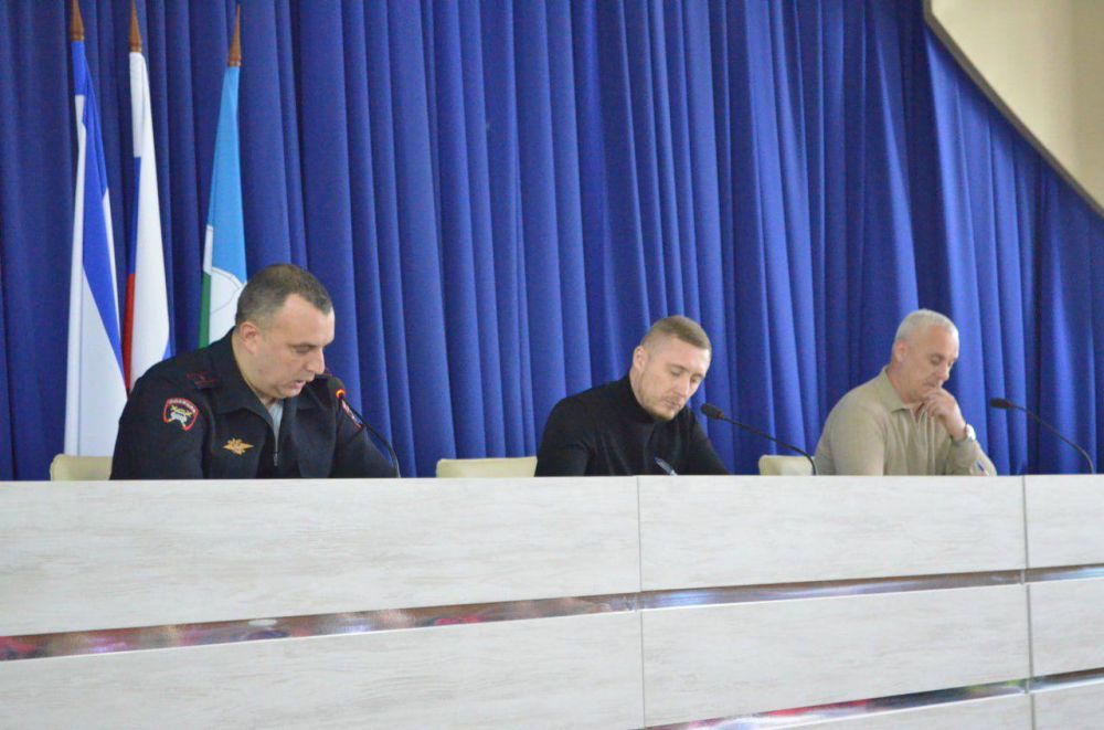 Сегодня провёл заседание комиссии по Безопасности дорожного движения в Белогорском районе Сегодня провёл заседание комиссии по Безопасности дорожного движения в Белогорском районе