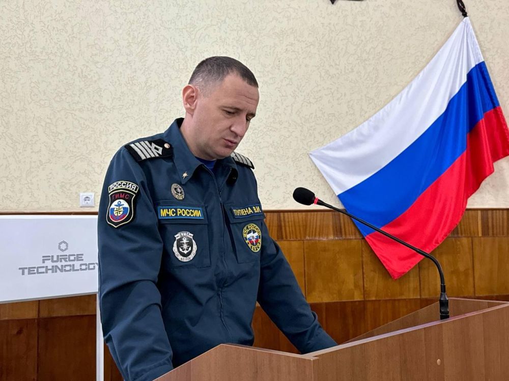 Глава администрации Черноморского района Александр Дудинов провел заседание комисиии по чрезвычайным ситуациям Глава администрации Черноморского района Александр Дудинов провел заседание комисиии по чрезвычайным ситуациям