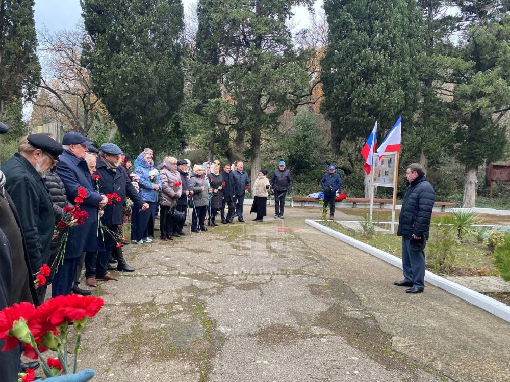 В Крыму почтили память публициста и философа Николая Данилевского В Крыму почтили память публициста и философа Николая Данилевского