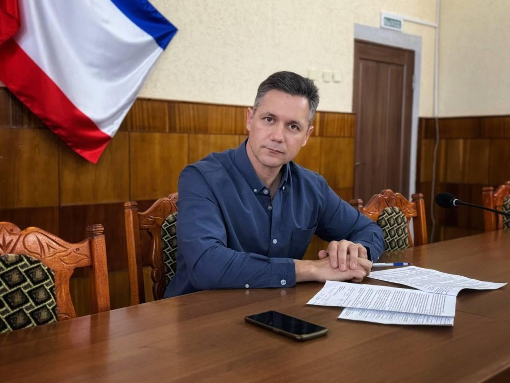 Глава администрации Черноморского района Александр Дудинов провел заседание комисиии по чрезвычайным ситуациям Глава администрации Черноморского района Александр Дудинов провел заседание комисиии по чрезвычайным ситуациям