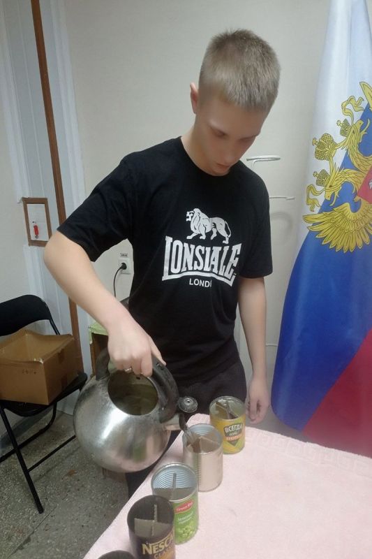 Коллектив Крымского федерального университета собрал помощь для бойцов СВО Коллектив Крымского федерального университета собрал помощь для бойцов СВО