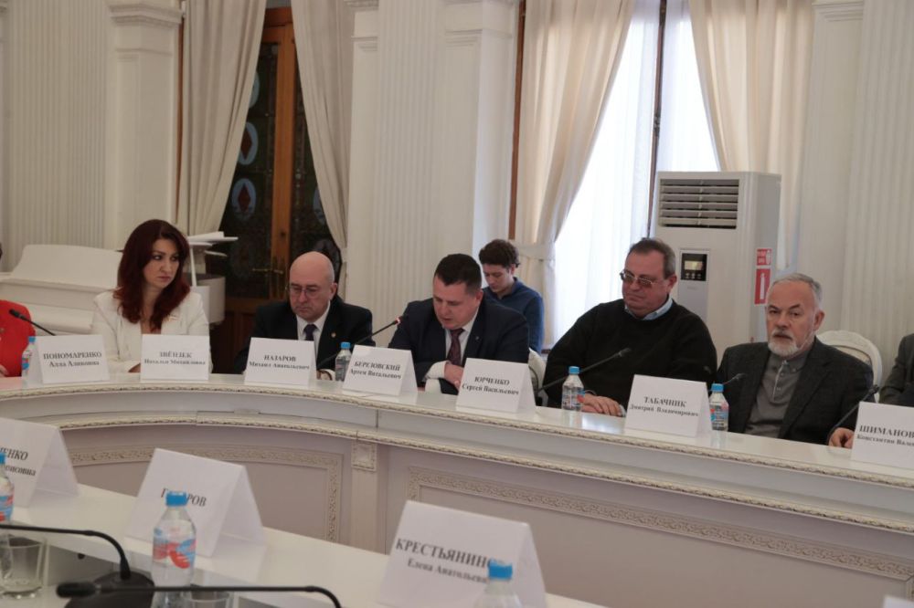 Владимир Константинов: В Ялте состоялась зимняя сессия Ливадийского клуба Владимир Константинов: В Ялте состоялась зимняя сессия Ливадийского клуба