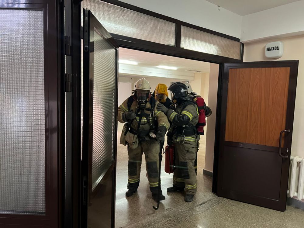 Условный пожар в Черноморской школе ликвидирован Условный пожар в Черноморской школе ликвидирован