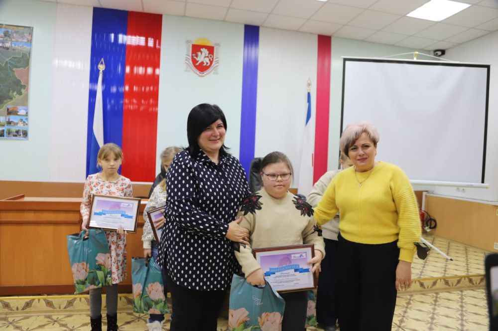 Анжелика Ястребова: В Бахчисарайском районе поздравили дипломантов одиннадцатой ежегодной премии общественного признания «ПРЕГРАД НЕТ» Анжелика Ястребова: В Бахчисарайском районе поздравили дипломантов одиннадцатой ежегодной премии общественного признания «ПРЕГРАД НЕТ»