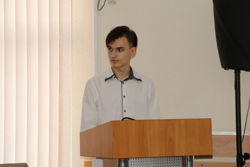 Сегодня для юных феодосийцев сотрудники администрации города провели экскурсию Сегодня для юных феодосийцев сотрудники администрации города провели экскурсию